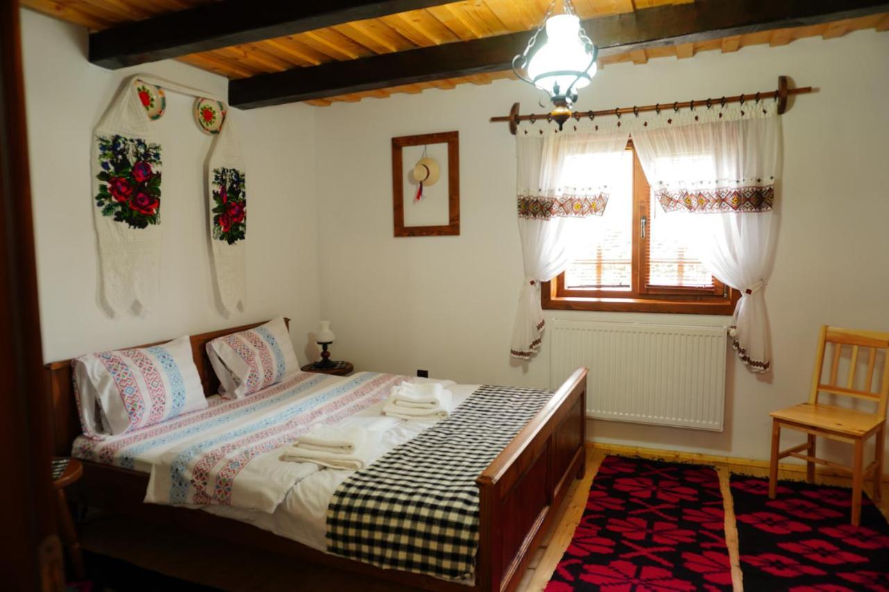 Calinesti  Casa Din Susani מראה חיצוני תמונה