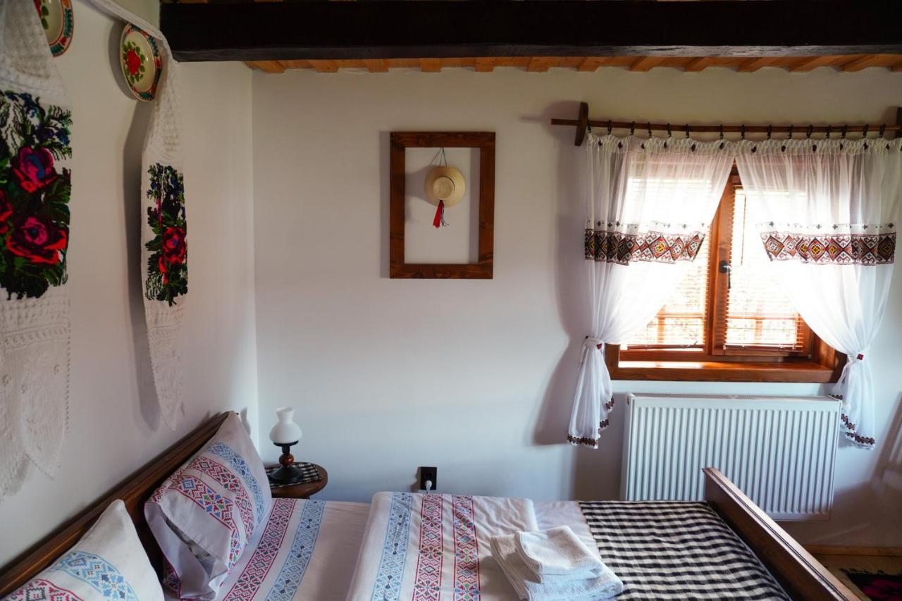 Calinesti  Casa Din Susani מראה חיצוני תמונה